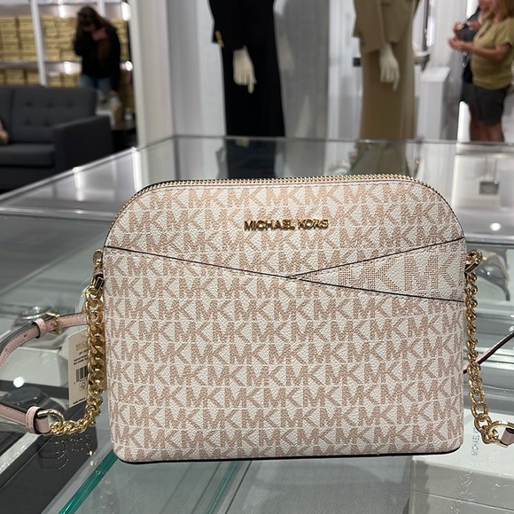 MICHAEL KORS Jet Set Medium Logo Dome Satchel Crossbody
Optic Whit/Rose Gold
NWT - Picture 1 of 16